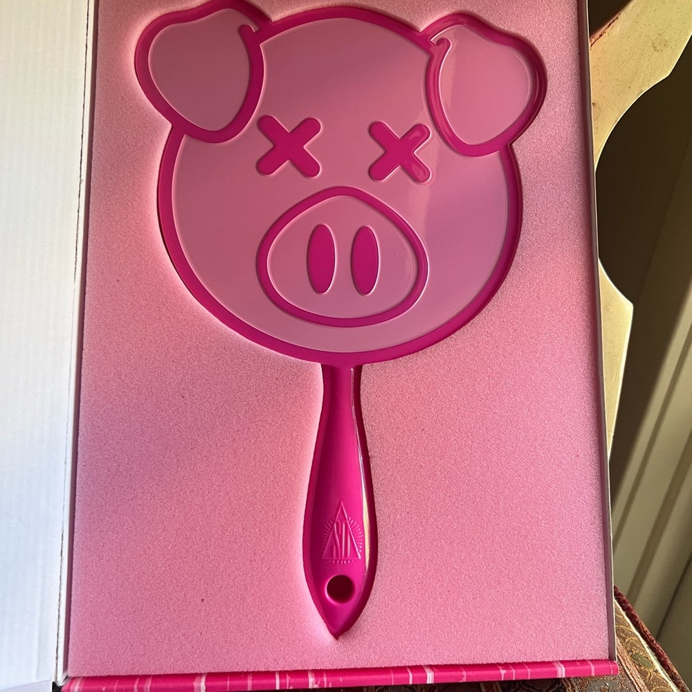 Jeffree Star x Shane Dawson: Pink Pig Mirror